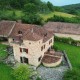Proche FIGEAC authentique ensemble en pierre, maison, grange sur terrain de 9560 m²